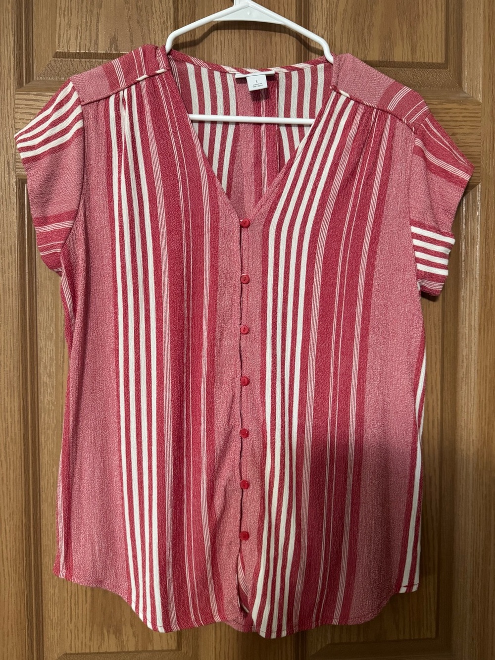 Liz Claiborne Striped V-Neck Button Front Women’s Top - Large